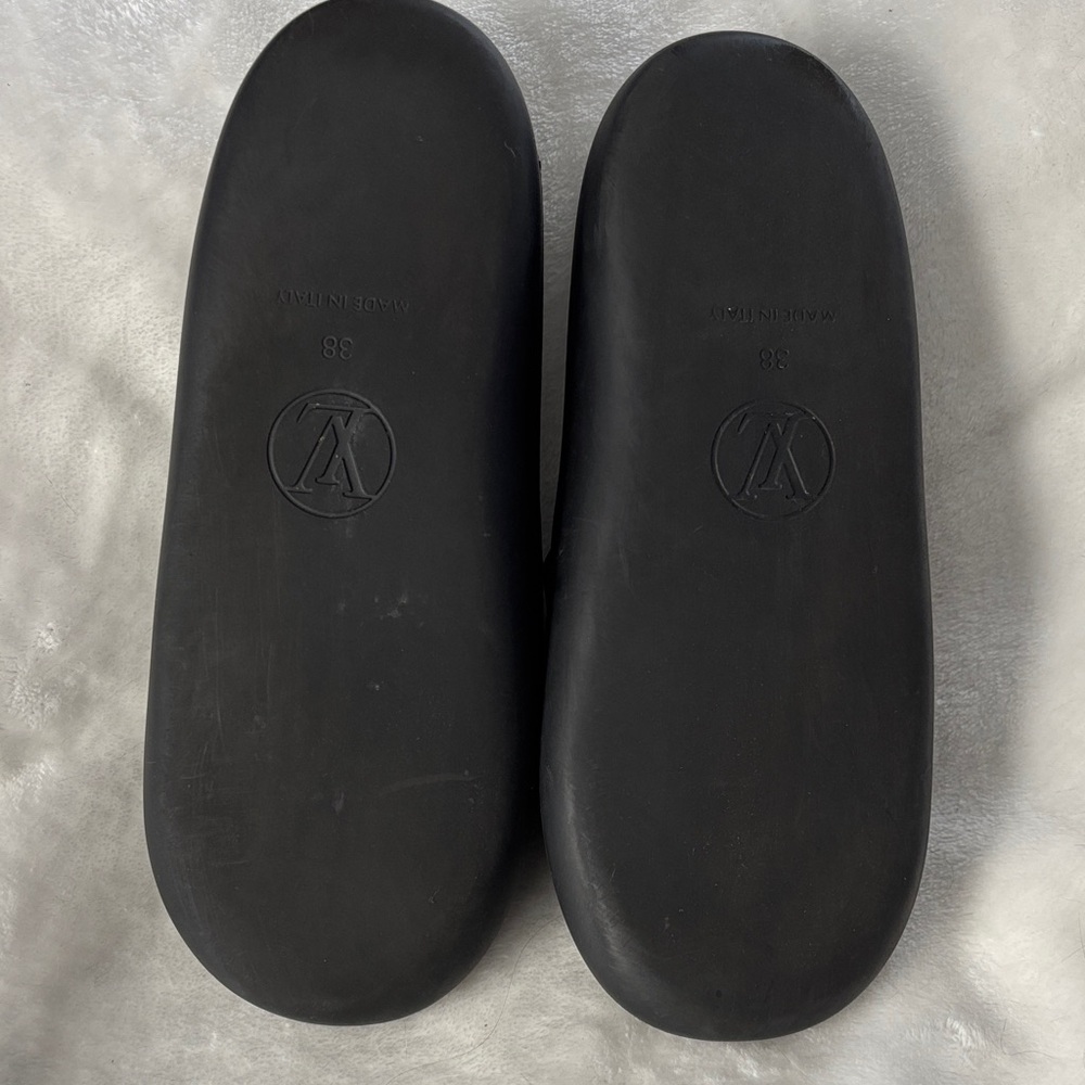 Louis Vuitton Monogram Brown and Black Slides - Picture 5 of 10